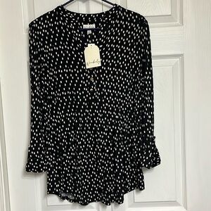 Wonderly casual top roll tab henley